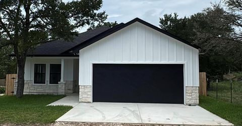 889 S Leon Giddings TX 78942