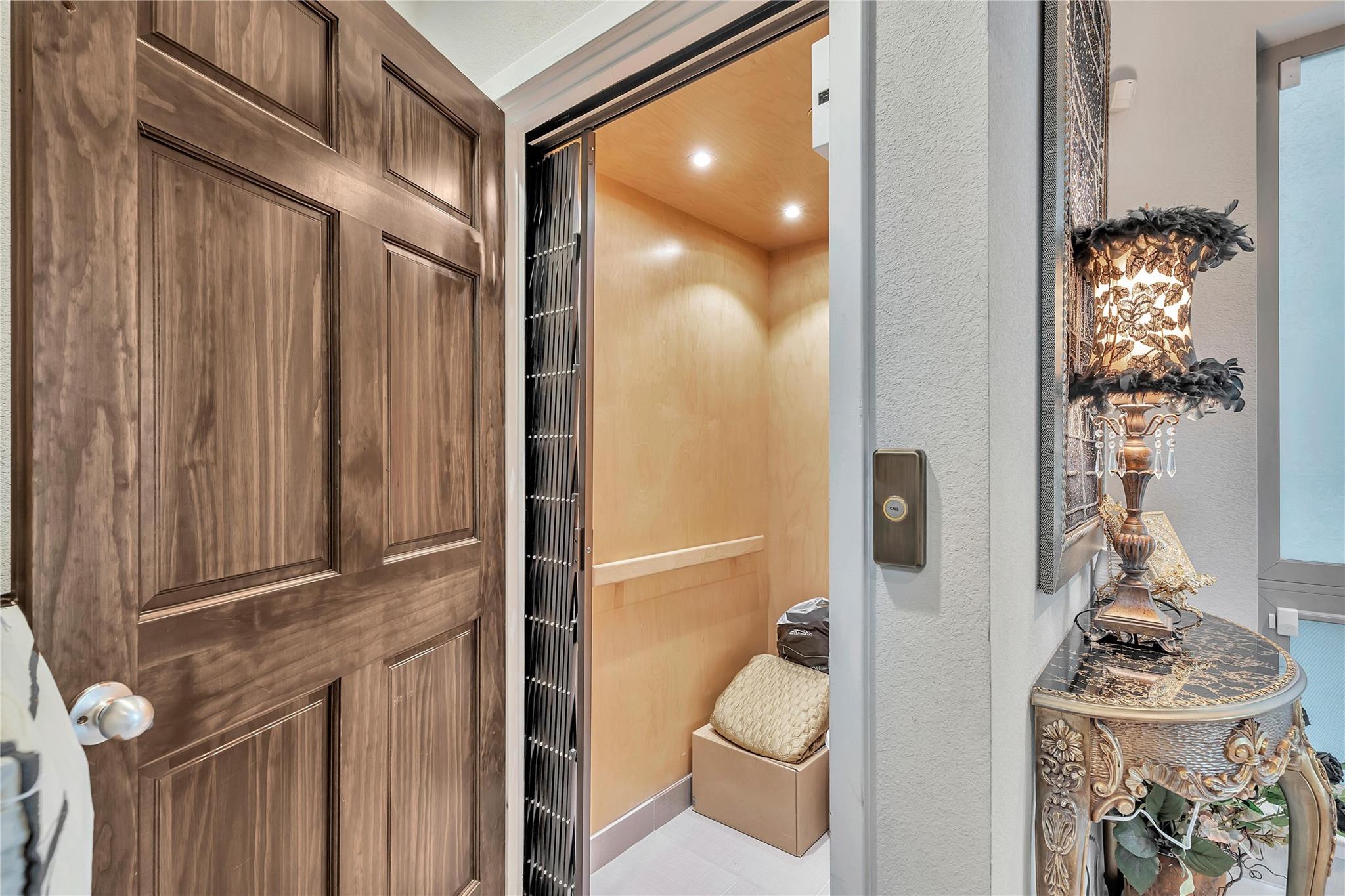 1142 Lost Creek BLVD 12