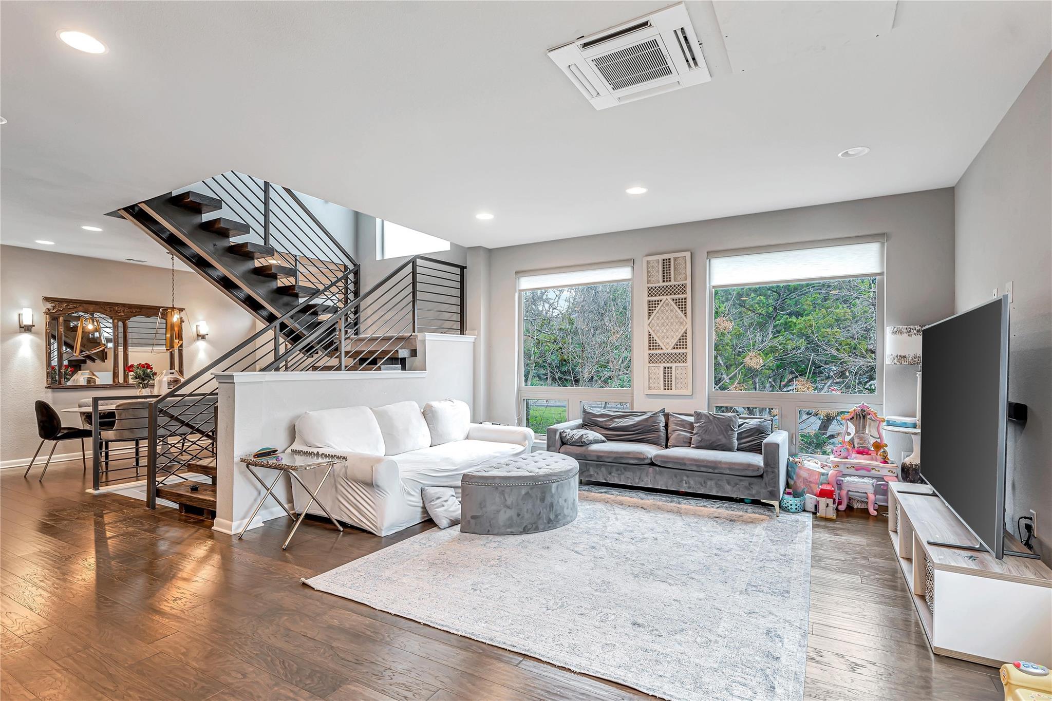 1142 Lost Creek BLVD 12