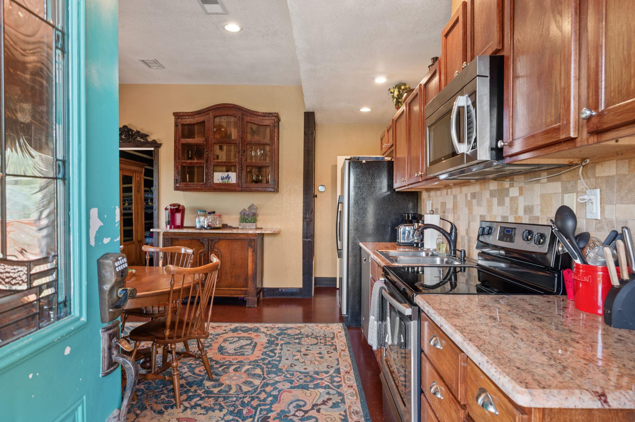 28525 Paradise Manor DR