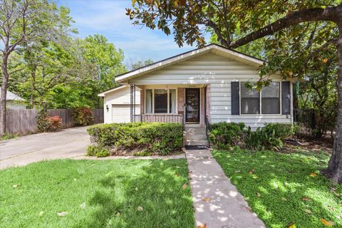 Photo of 2404 E 14th ST, Austin, TX 78702 (MLS # 6882066)