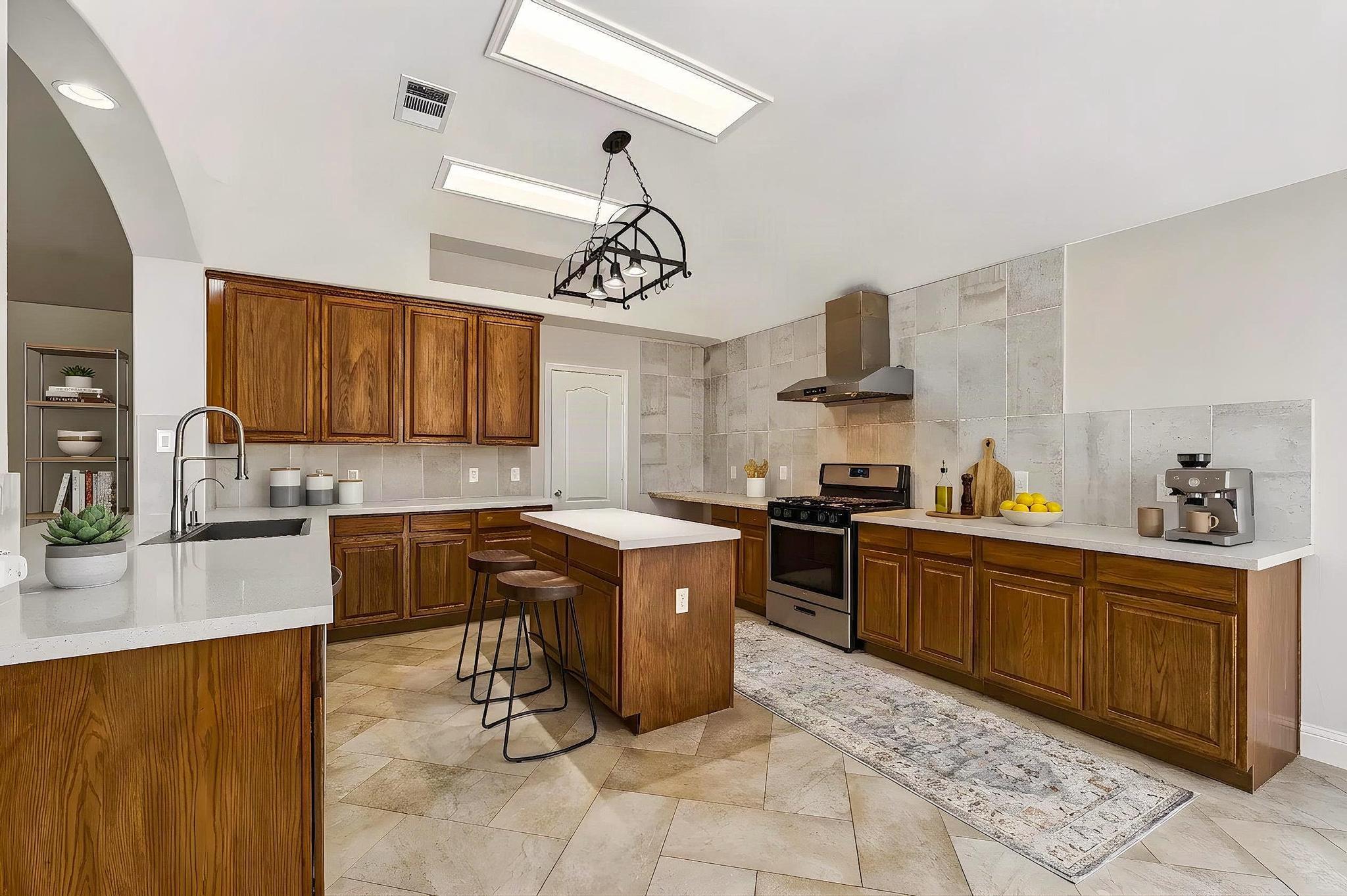 2111 Wheaton TRL