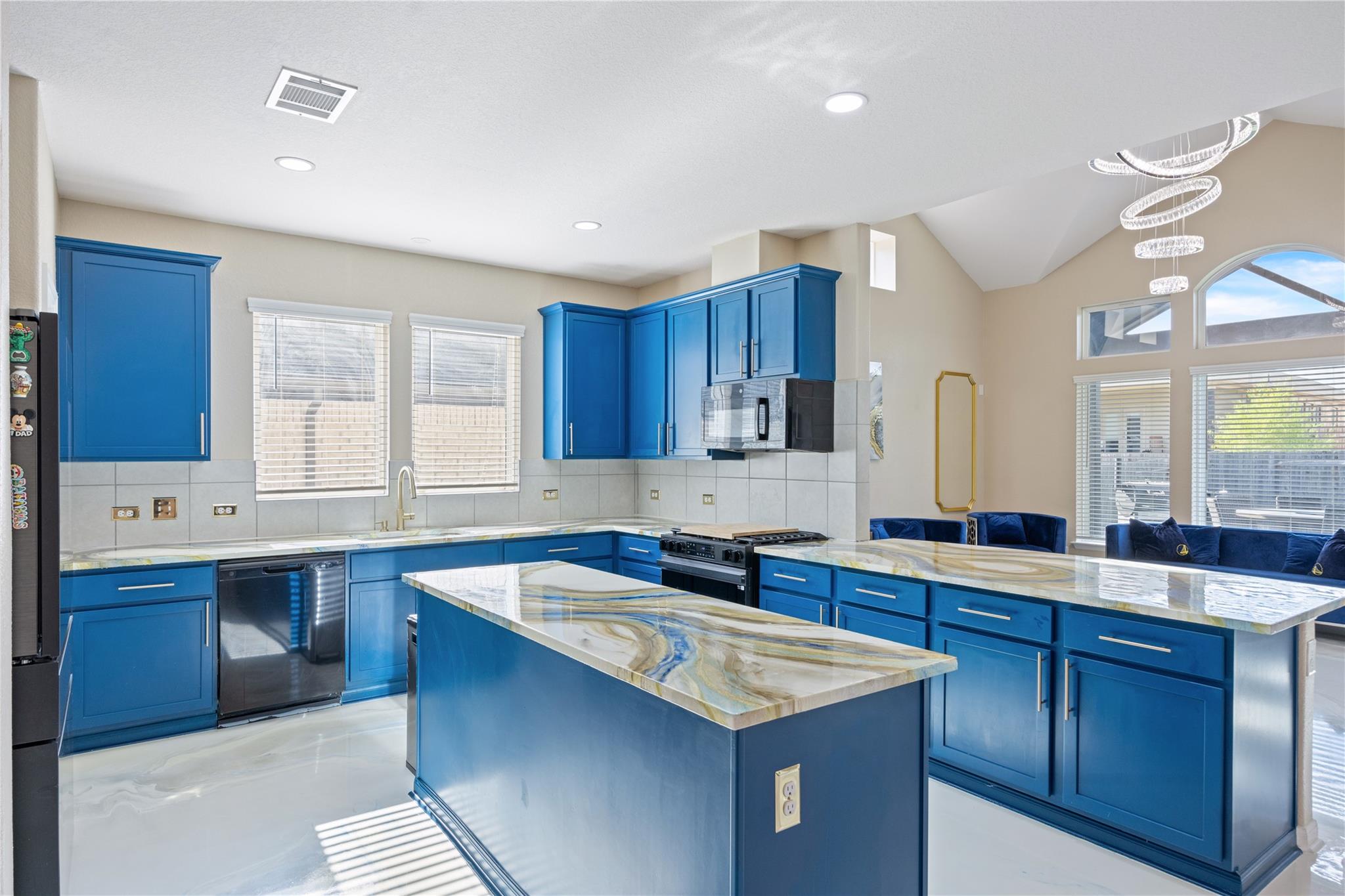 241 Oleander LOOP