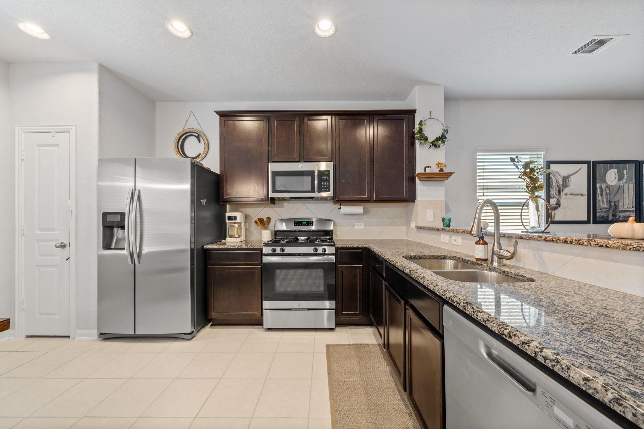 400 Westminster DR