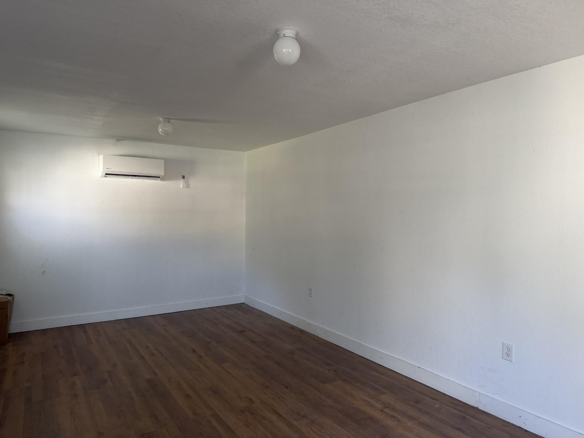 103 S Walnut ST