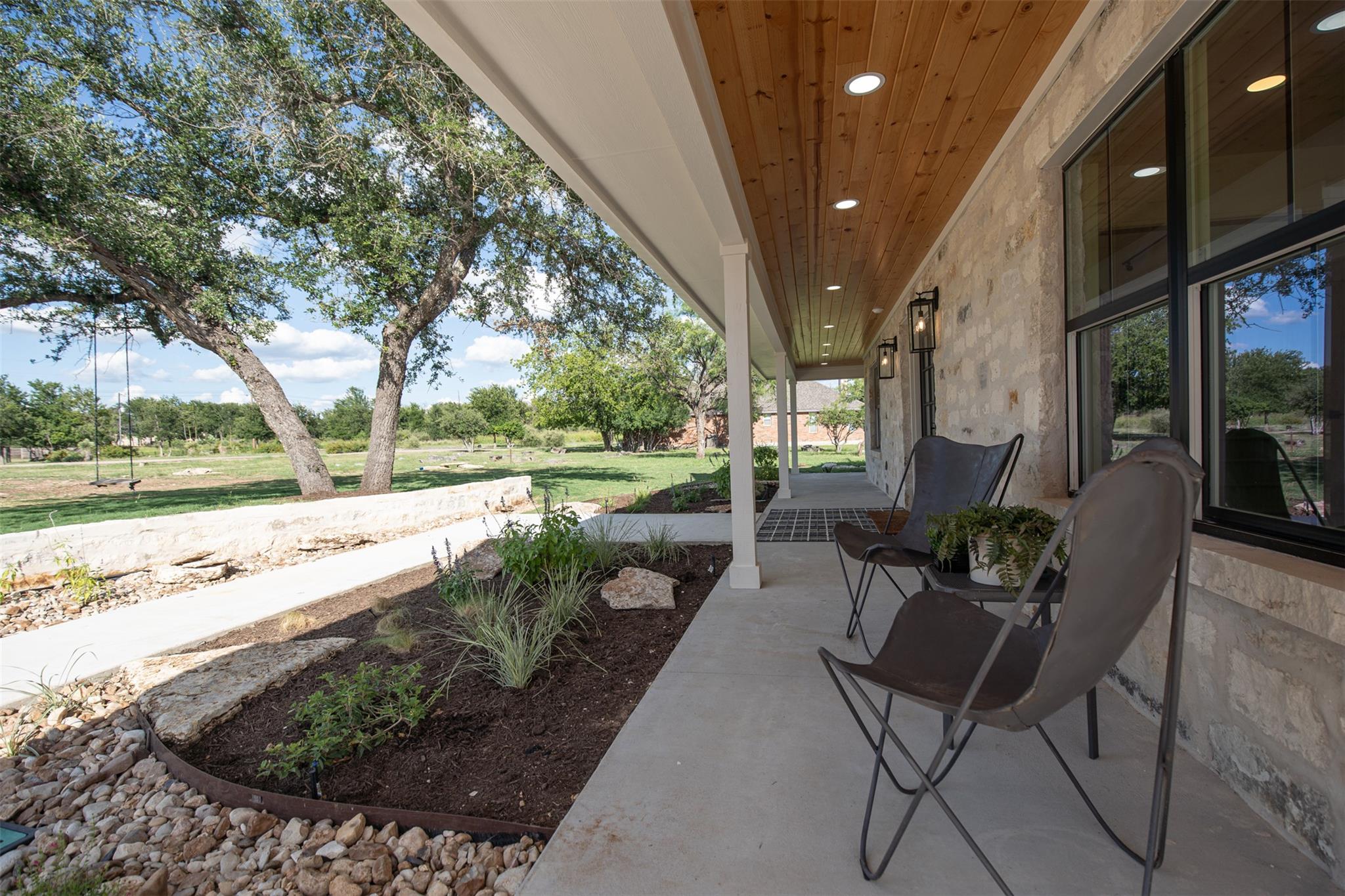 202 Stadium View DR