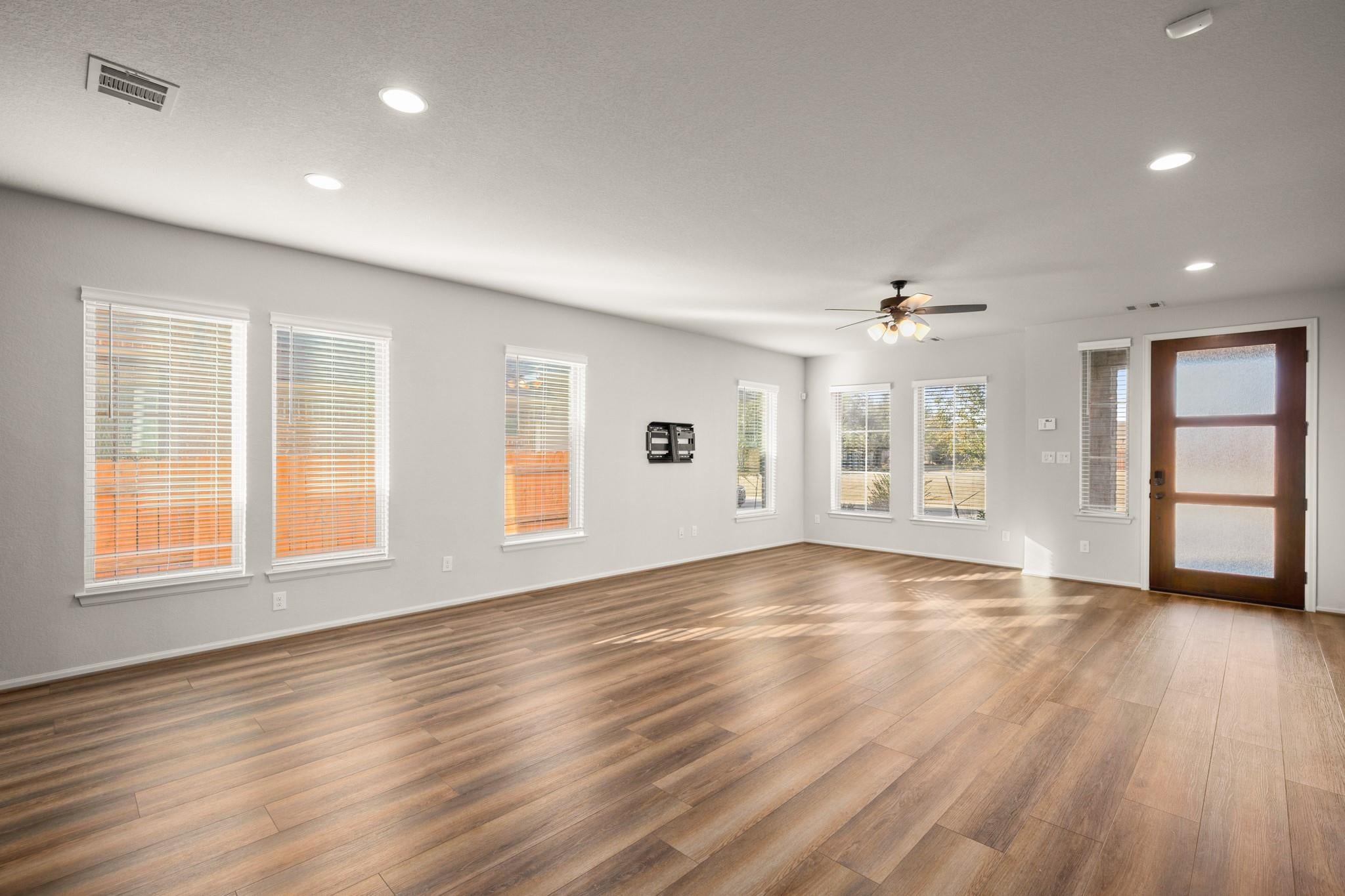 932 Azul Lagoon DR 18