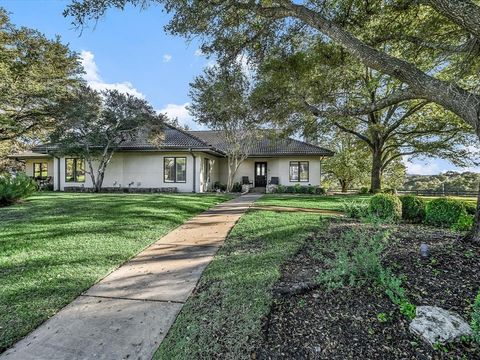 Photo of 1705 Clubhouse Hill DR, Spicewood, TX 78669 (MLS # 4096487)