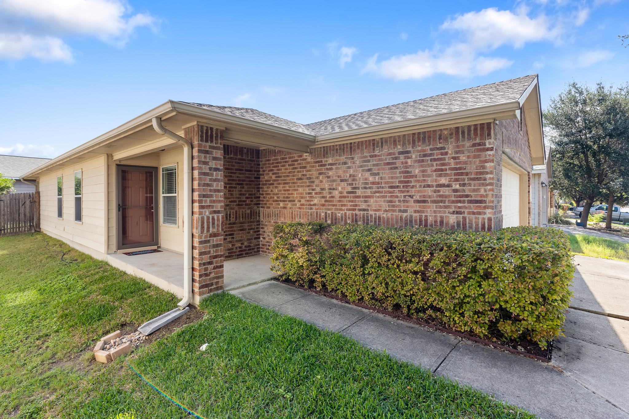 148 Grazing Horse LN