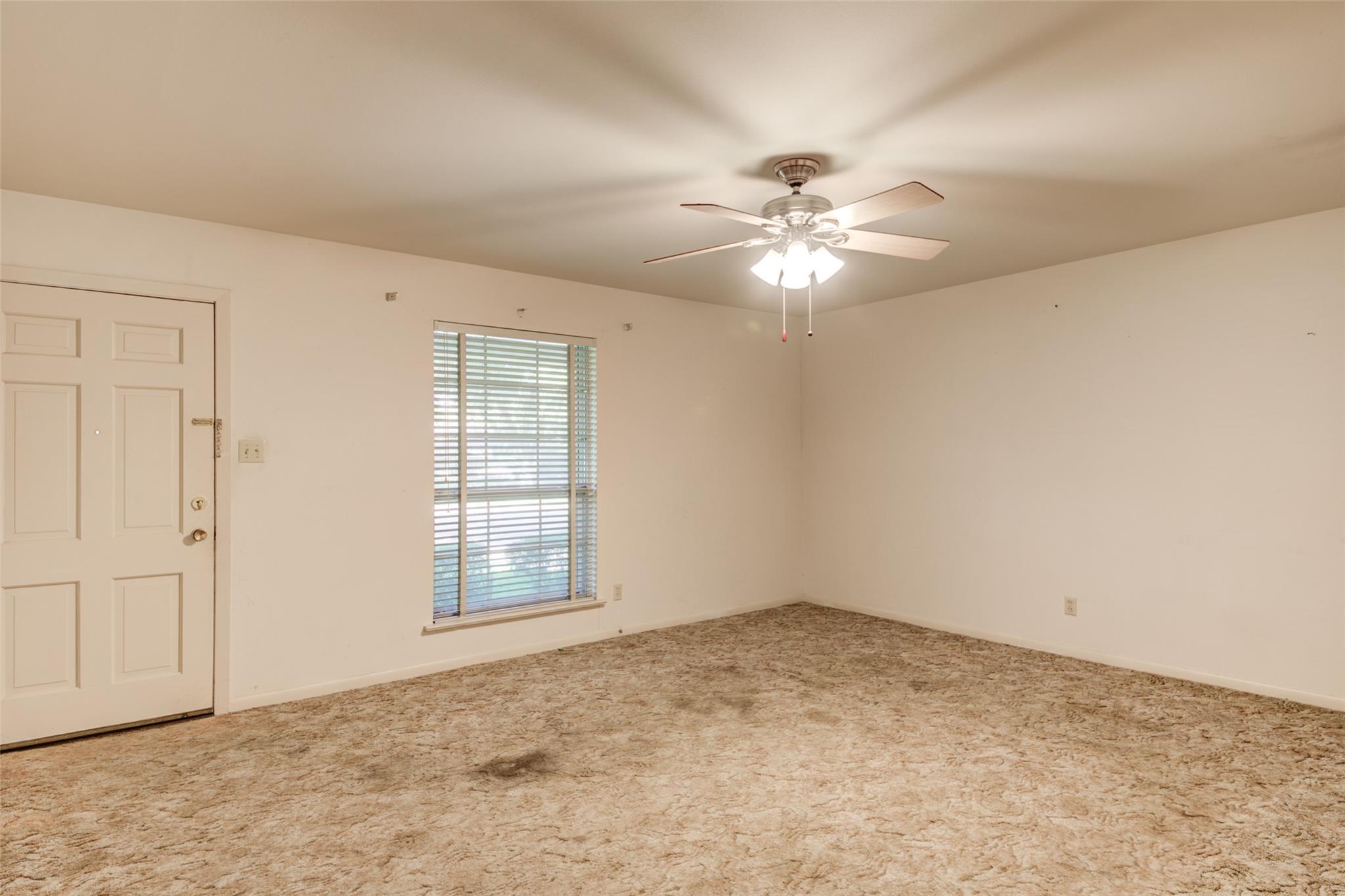 2502 Greenlawn PKWY