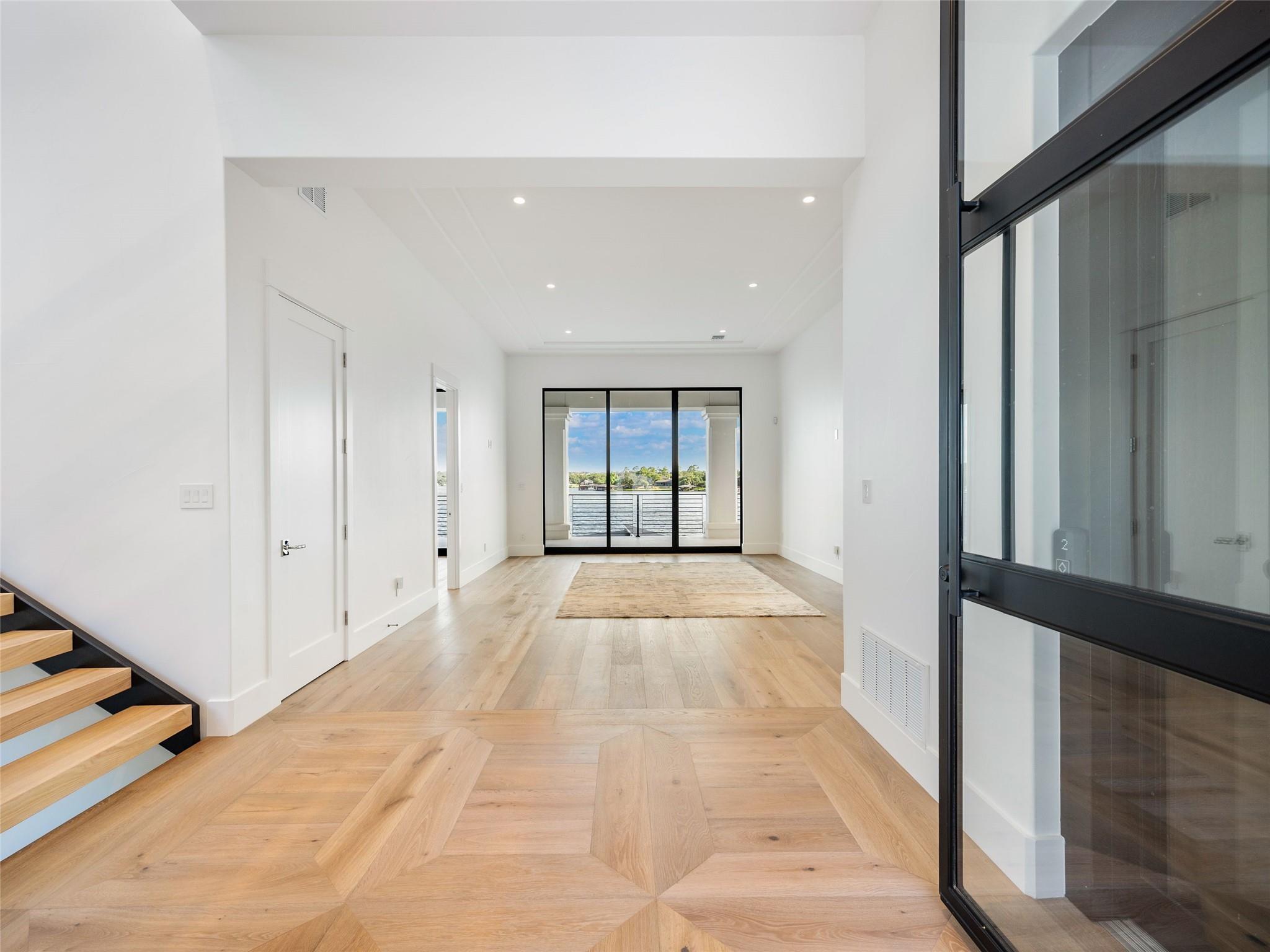 156 Skyline DR