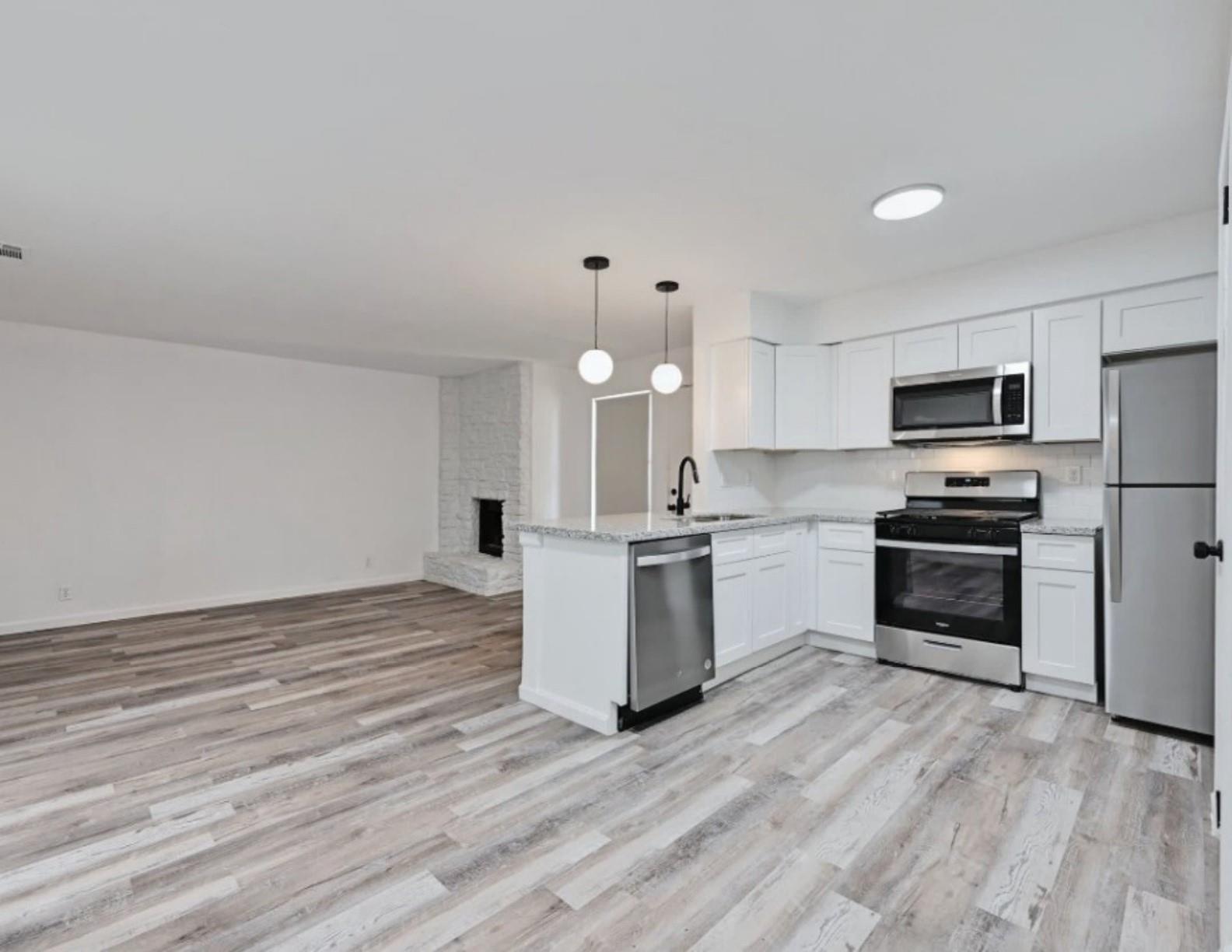 2303 Cedrick CV C