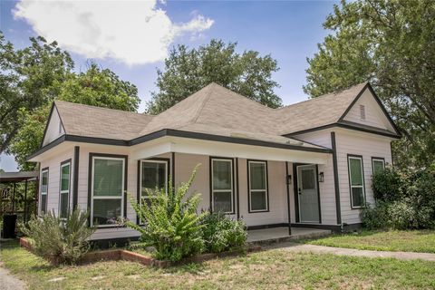 Photo of 637 N Washington ST, La Grange, TX 78945 (MLS # 8213107)