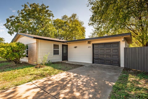 Photo of 203 Cooper DR, Austin, TX 78753 (MLS # 2810218)