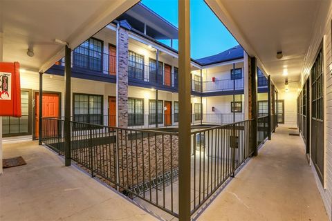 Tiny photo for 912 W 22nd ST #208, Austin, TX 78705 (MLS # 4349188)