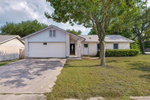 Photo of 10421 Broken Shoe TRL, Austin, TX 78750 (MLS # 2978253)