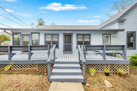 Photo of 2102 Staples RD, San Marcos, TX 78666 (MLS # 1512728)