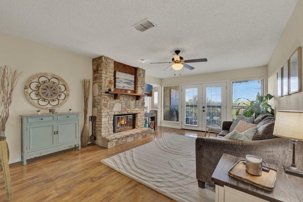1226 COUGAR DR APT 12, CANYON LAKE, TX 78133 - Image e8802e88fc3036c99fc66e77bd66f7b1/2136297694