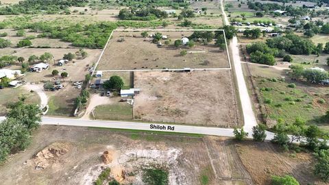 124 Three Oaks LN Bastrop TX 78602