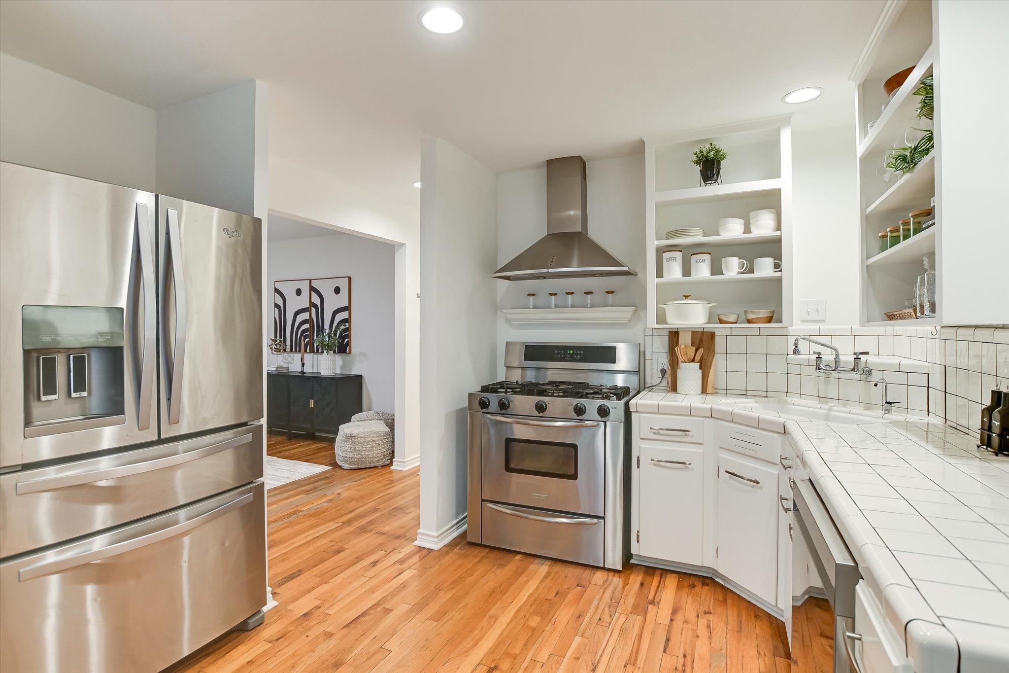 Austin, Texas 78703, United States, 3 Bedrooms Bedrooms, ,2 BathroomsBathrooms,Residential,Pending,111539