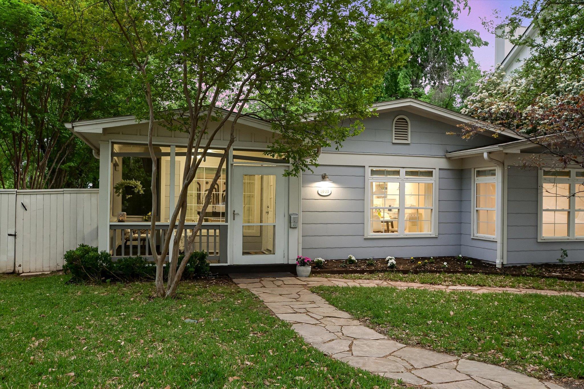 Austin, Texas 78703, United States, 3 Bedrooms Bedrooms, ,2 BathroomsBathrooms,Residential,Pending,111539