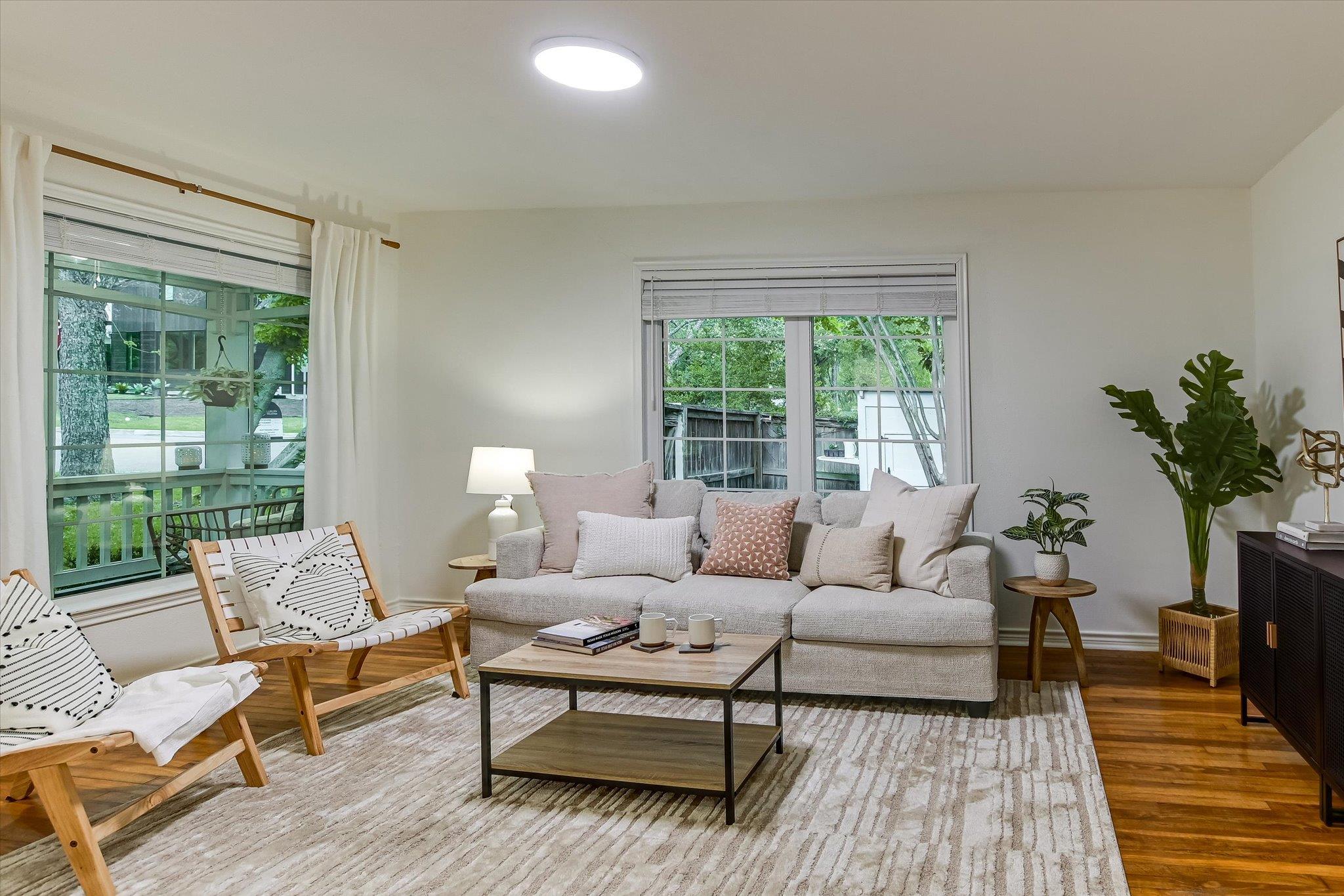 Austin, Texas 78703, United States, 3 Bedrooms Bedrooms, ,2 BathroomsBathrooms,Residential,Pending,111539