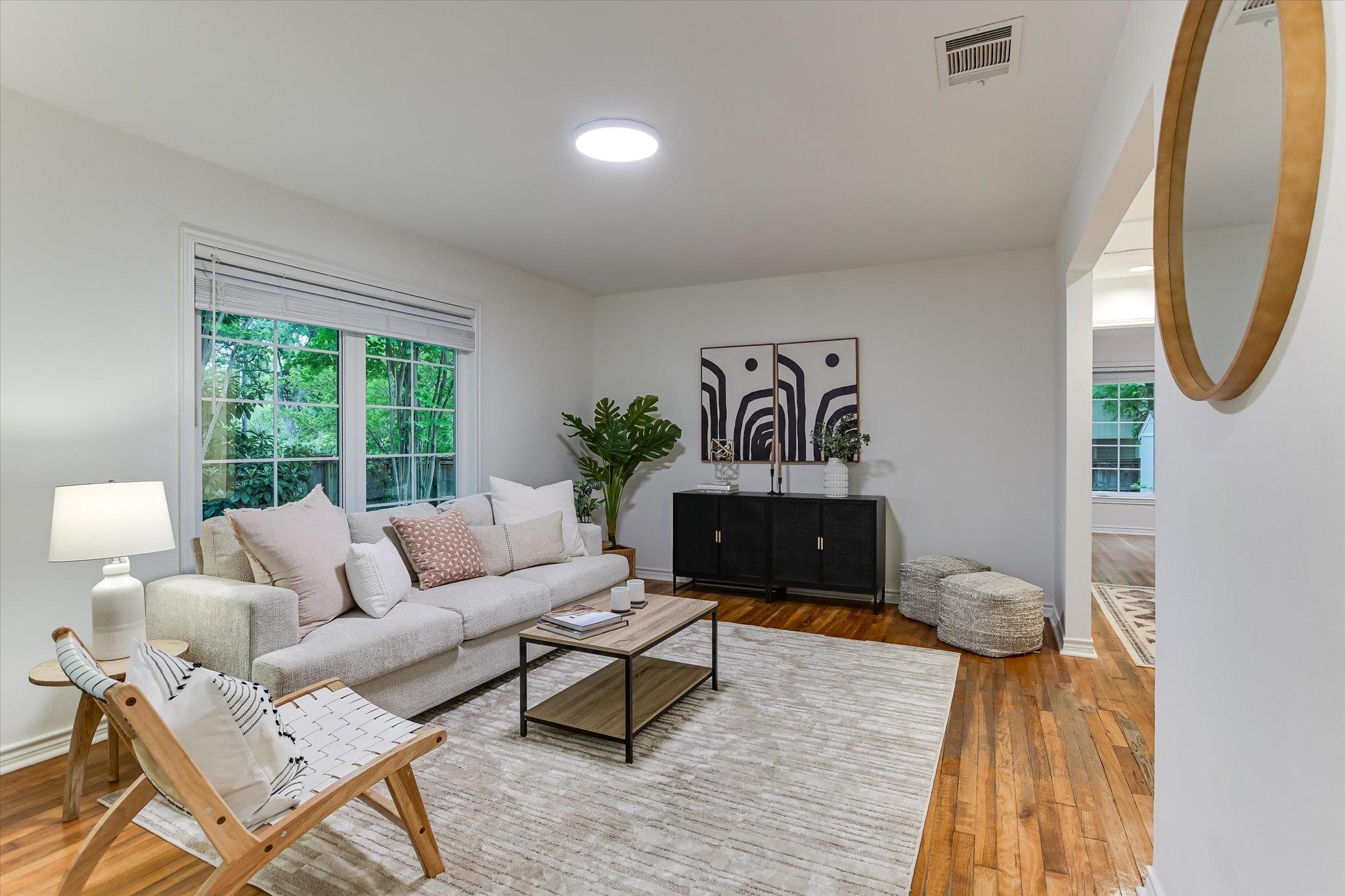 Austin, Texas 78703, United States, 3 Bedrooms Bedrooms, ,2 BathroomsBathrooms,Residential,Pending,111539