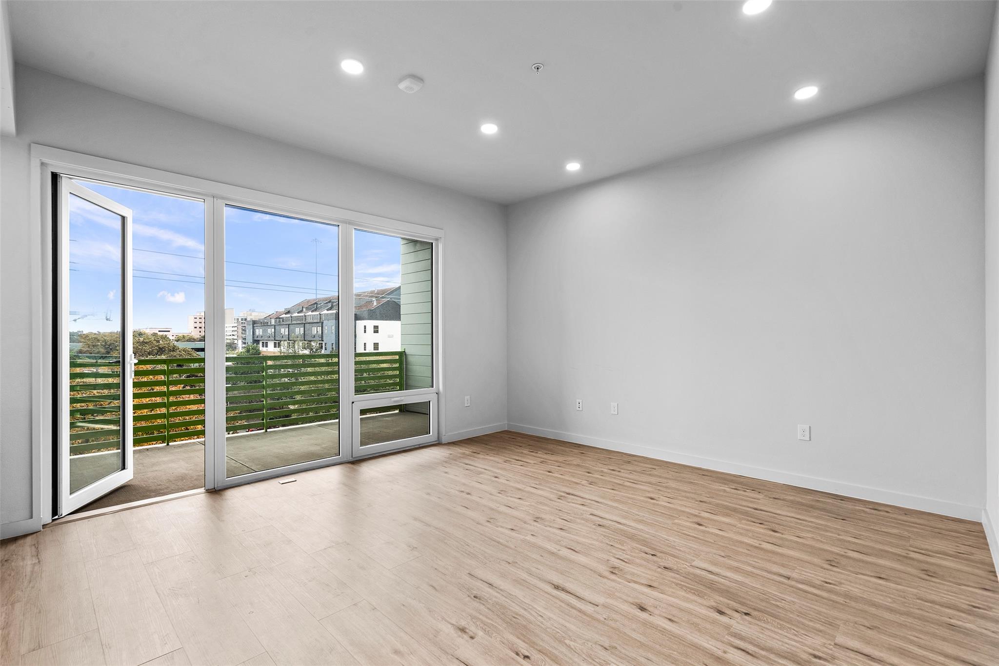 4004 Banister LN 309