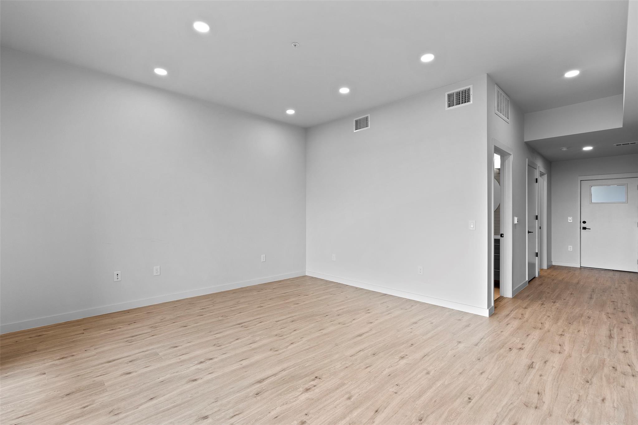 4004 Banister LN 309
