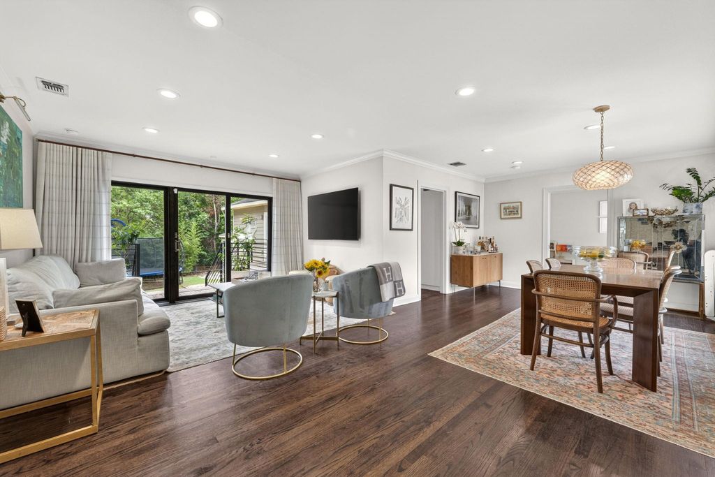 Photo of 18 Margranita CRES, Austin, TX 78703 (MLS # 5204540)