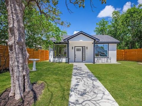 3104 E 16th ST Austin TX 78702