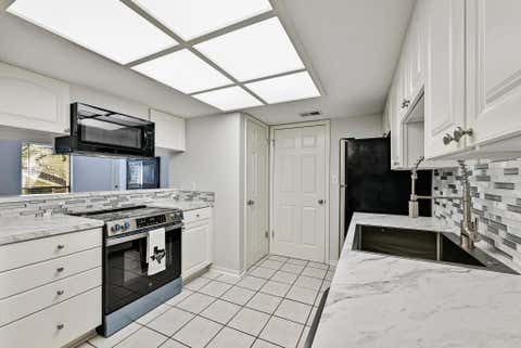 Tiny photo for 275 Mooring CIR #B, Lakeway, TX 78734 (MLS # 6535182)