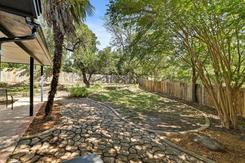 Tiny photo for 275 Mooring CIR #B, Lakeway, TX 78734 (MLS # 6535182)