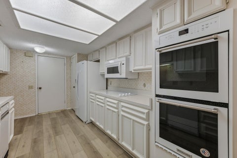 Tiny photo for 32 Woodstone SQ, Austin, TX 78703 (MLS # 1120101)