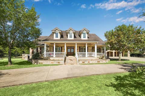 Photo of 8403 Horseshoe Ledge, Austin, TX 78730 (MLS # 6263020)