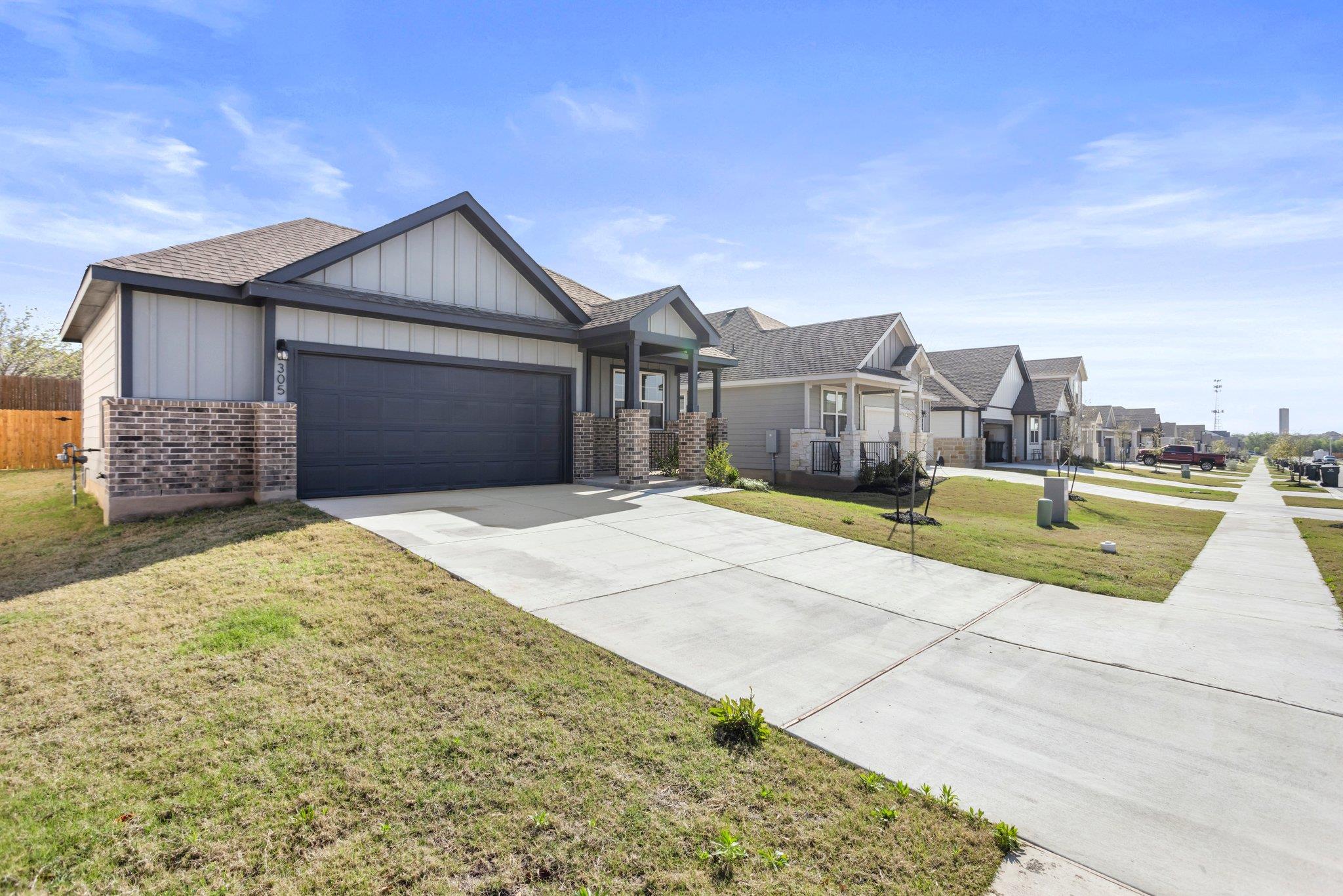 305 Brooks Ranch DR