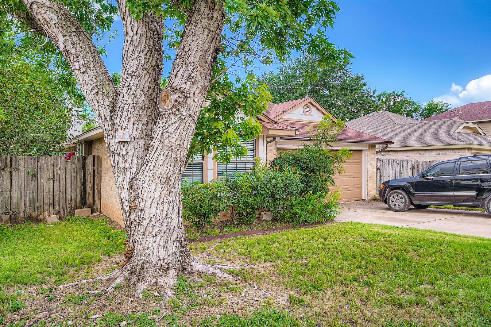 14305 Vandever ST