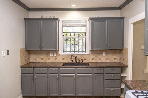 Tiny photo for 2607 E Cesar Chavez ST, Austin, TX 78702 (MLS # 8409530)