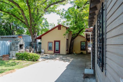 Tiny photo for 2607 E Cesar Chavez ST, Austin, TX 78702 (MLS # 8409530)