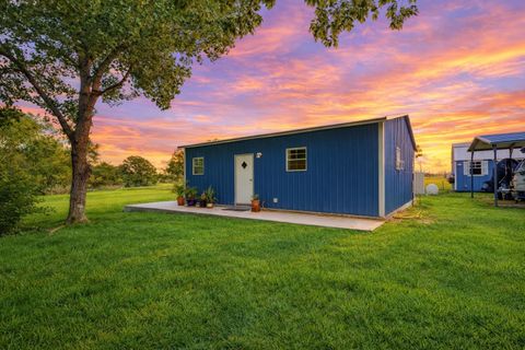 224 Old Coach LN Elgin TX 78621