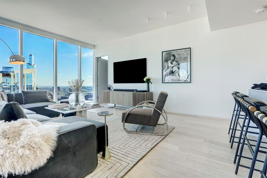 301 West Ave 4103