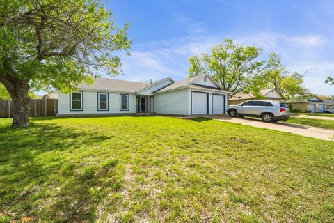 Photo of 513 TEXAS Ave, Round Rock, TX 78664 (MLS # 5879557)