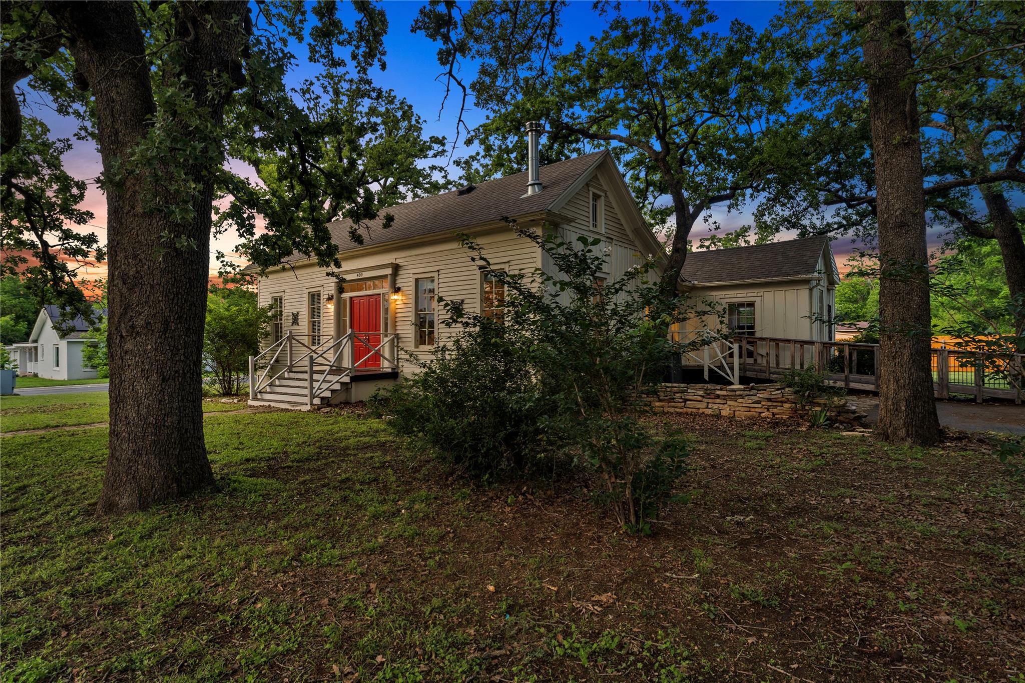 409 N Main ST