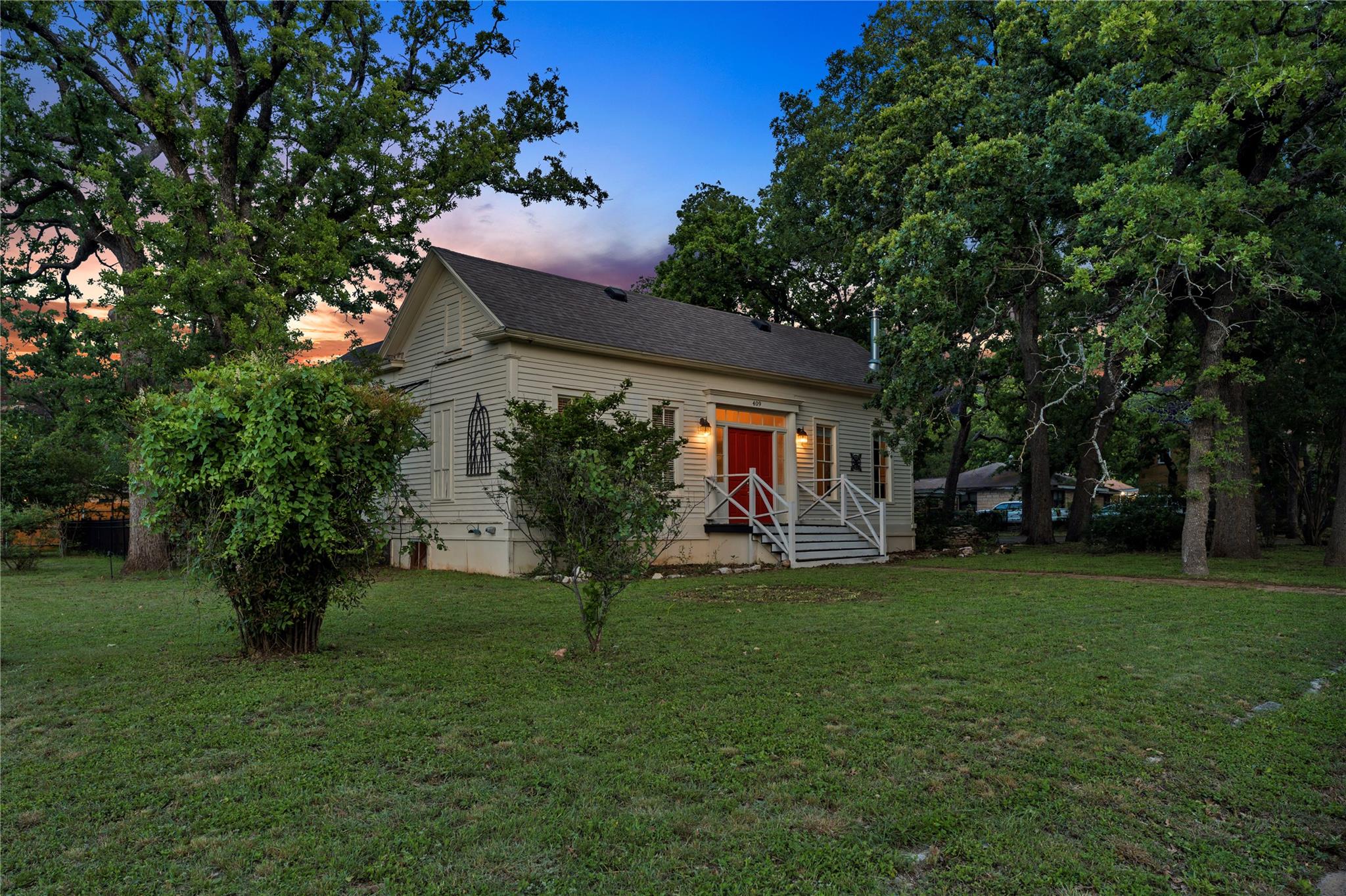 409 N Main ST