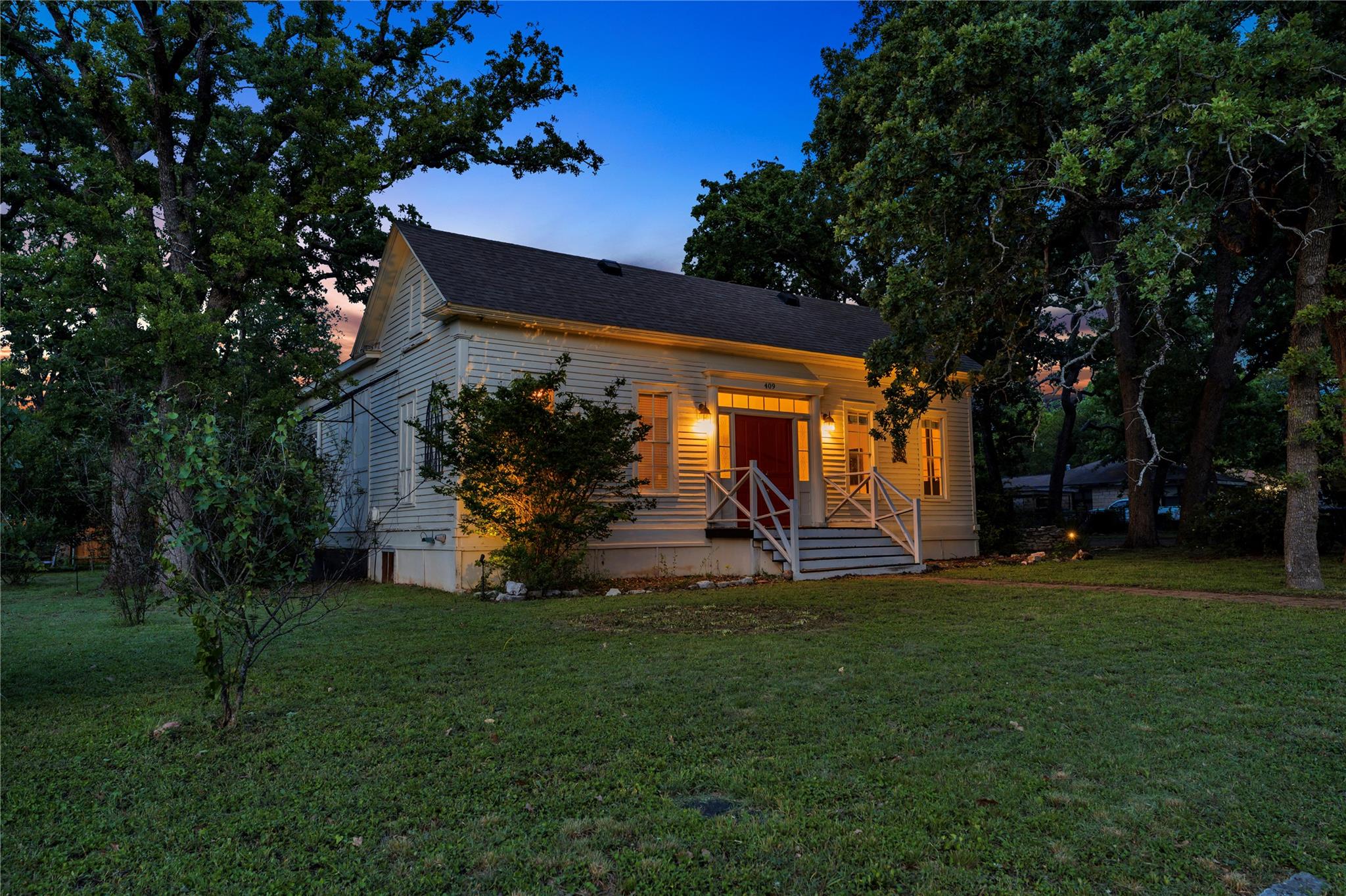 409 N Main ST