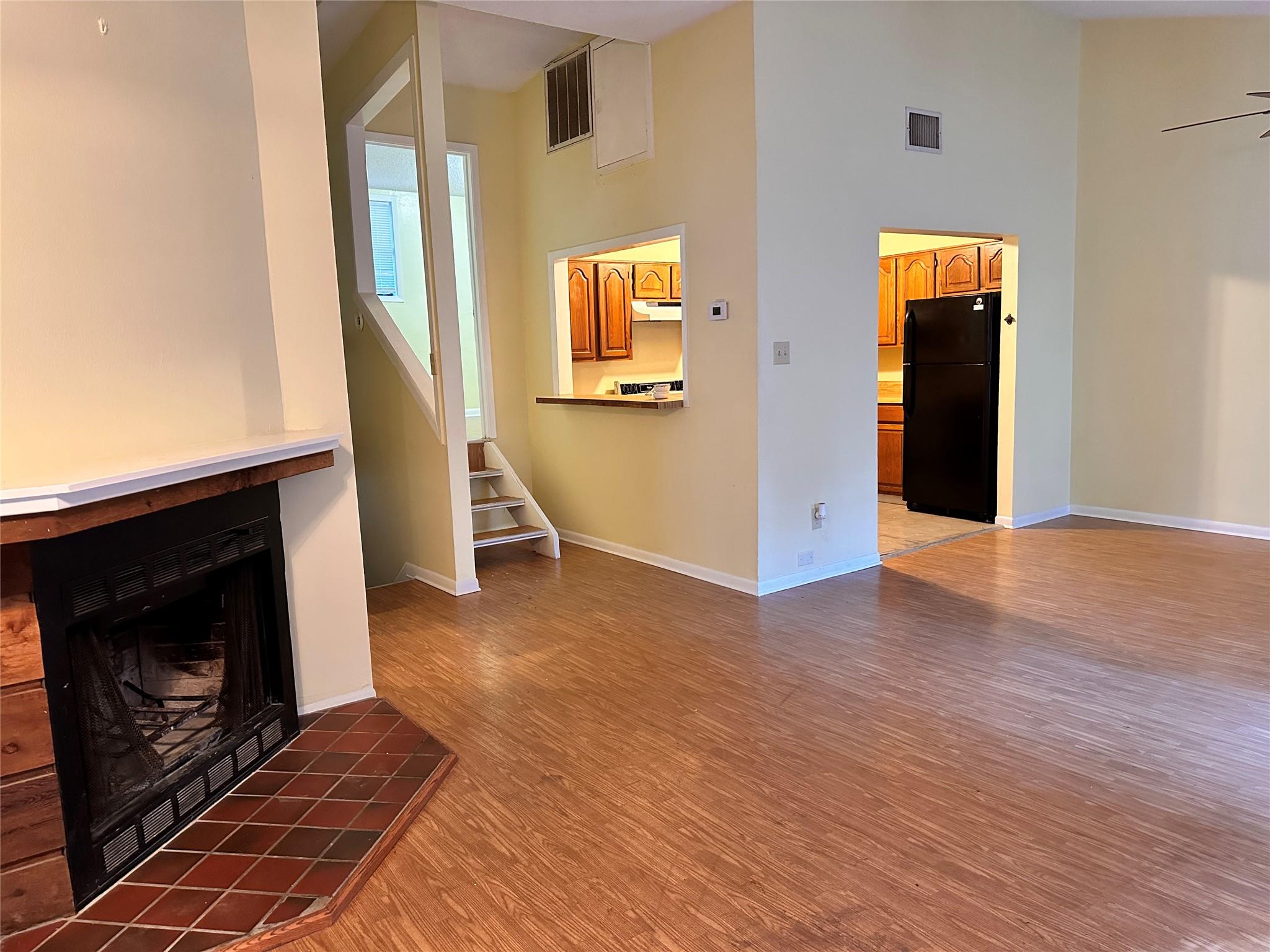 899 Hillyer ST 901