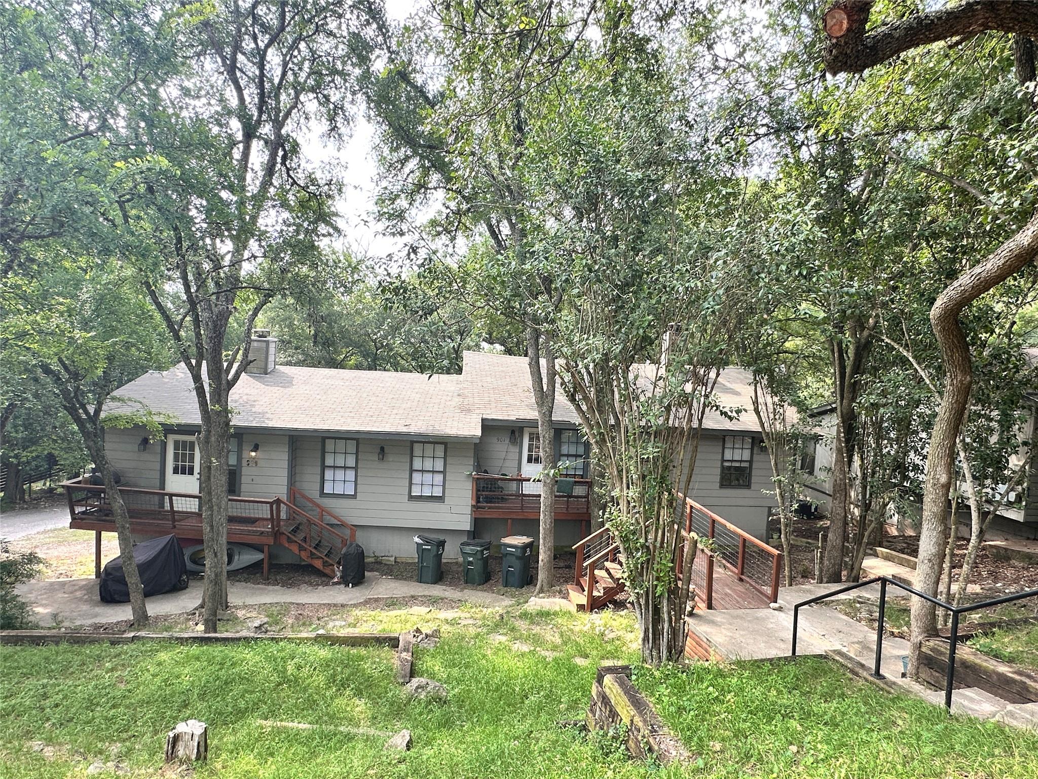 899 Hillyer ST 901