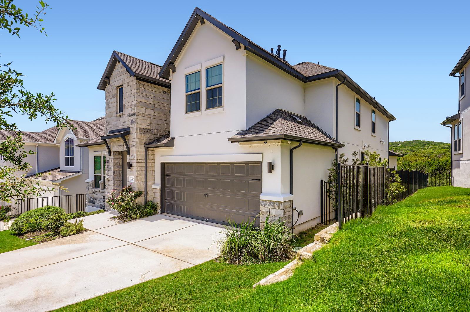 1209 Brasano PL