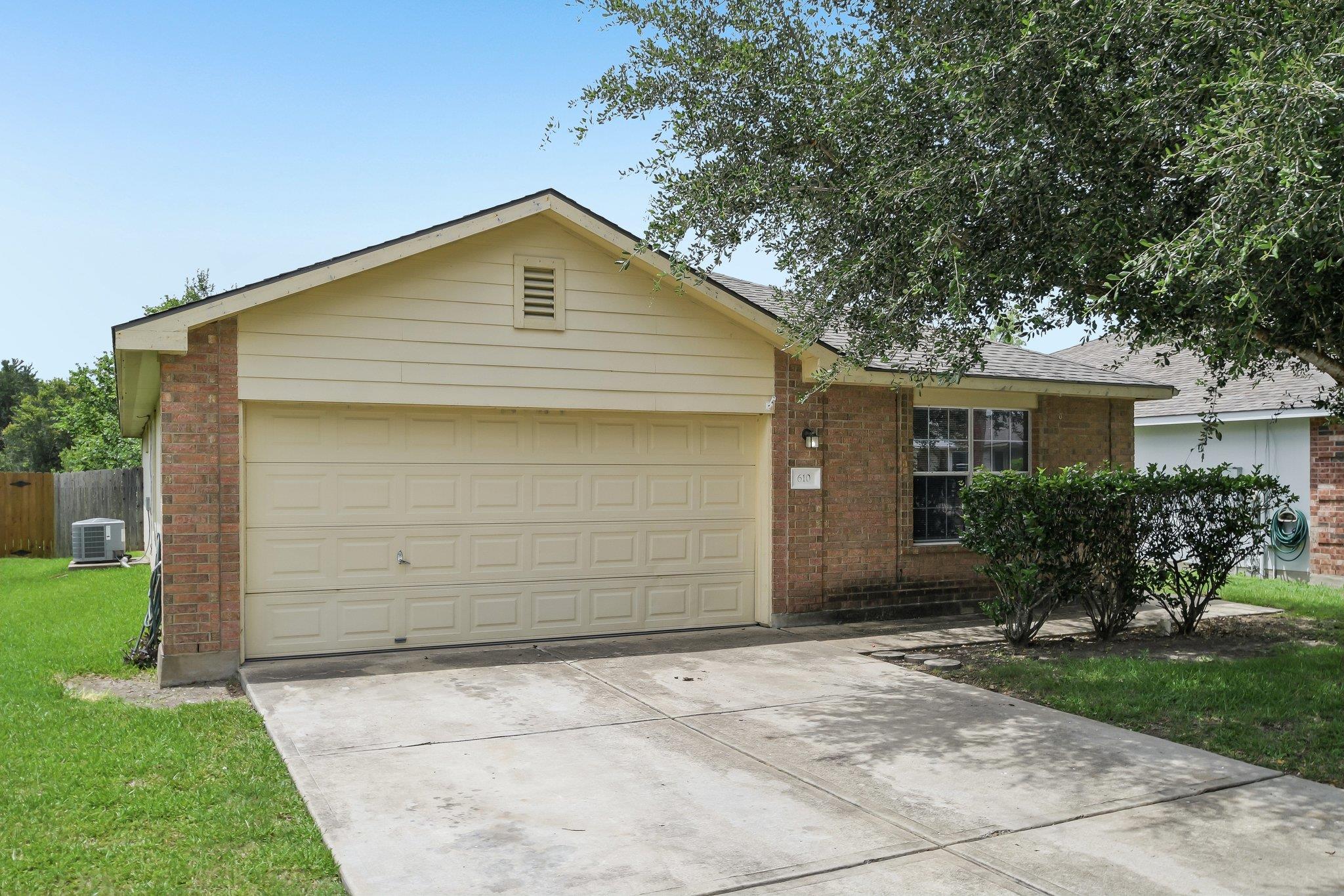 610 Lavaca LOOP