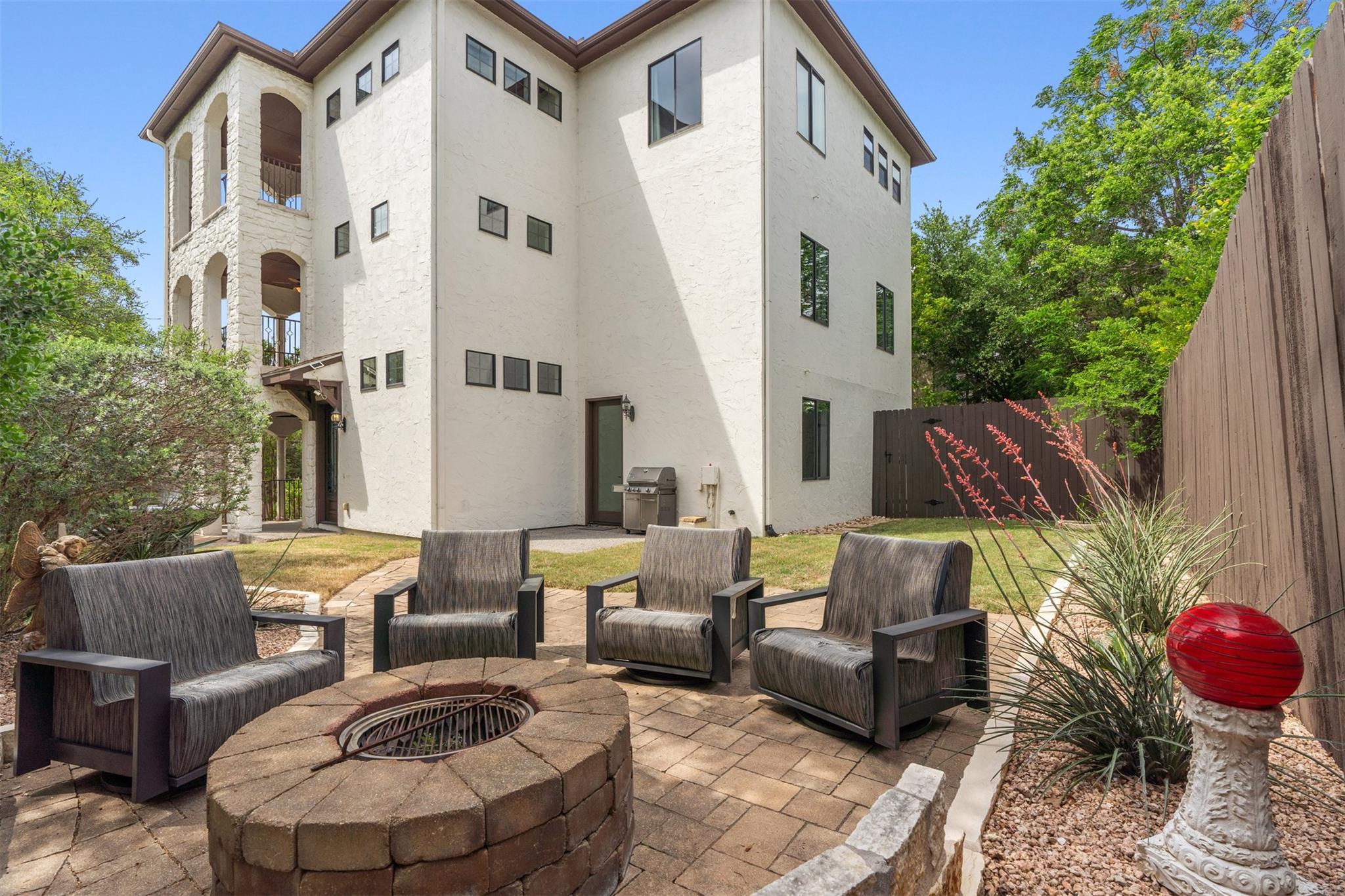 8117 Joy RD